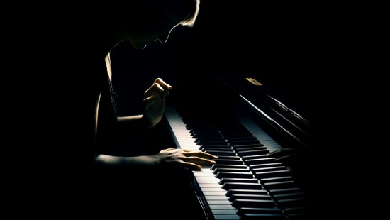 Fine piano recording combines the best recording studio facilities with ta great concert grand piano instrument. TAYLOR Studios offers both of these.